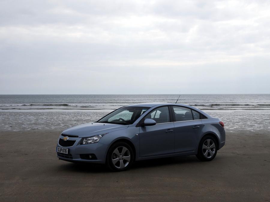  Chevrolet Cruze 2009 года  (UK) (фото 5 из 16)